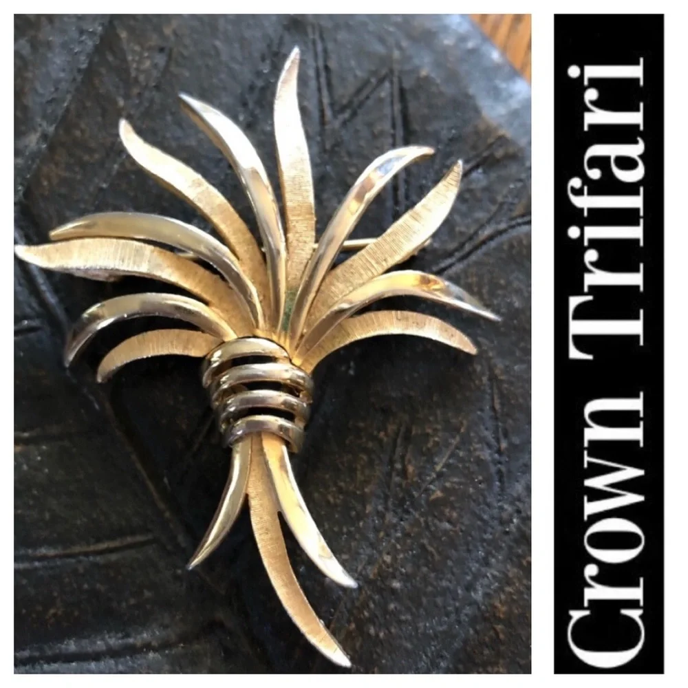 Vintage CROWN TRIFARI Palm Bundle Spray